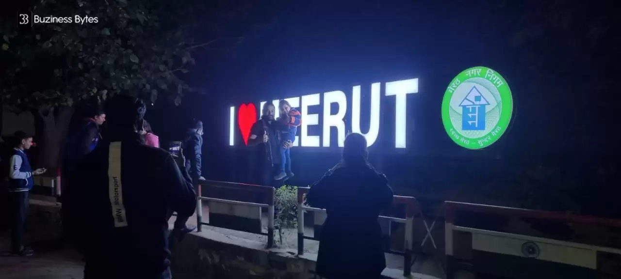 People Click Selfies and Show Love for the City With the “I Love Meerut” Sign