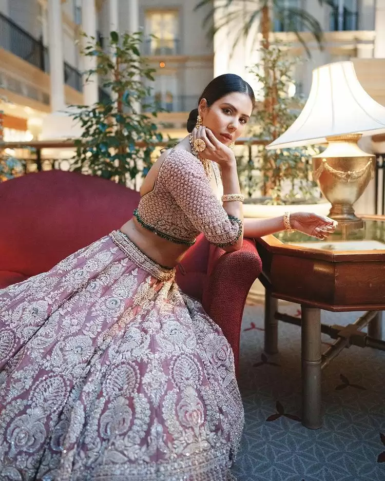 Punjabi Actress Sonam Bajwa Makes Heads In Her Traditional Looks!!