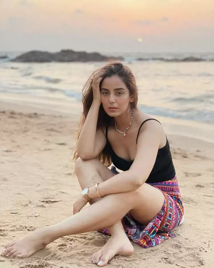 These captivating pictures of Srishty Rode you simply can’t give a miss!