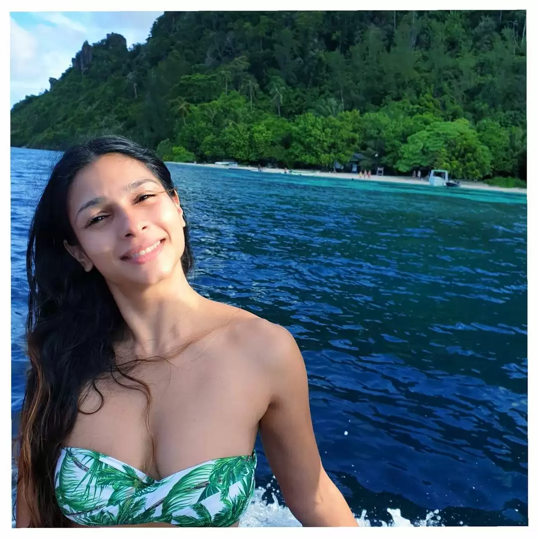 Kajol’s younger sister Tanishaa Mukerji’s bewitching pictures take the internet by storm.