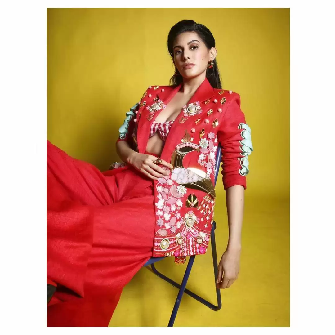 Entrancing pictures of Amyra Dastur you simply can’t give a miss!
