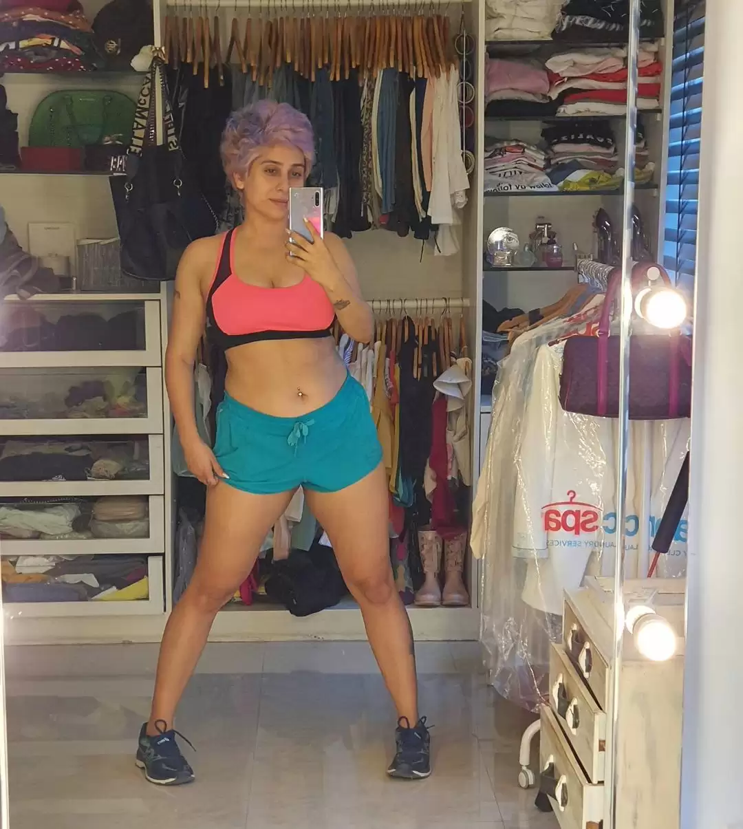 Singing sensation Neha Bhasin’s transformation pictures turn up the heat.