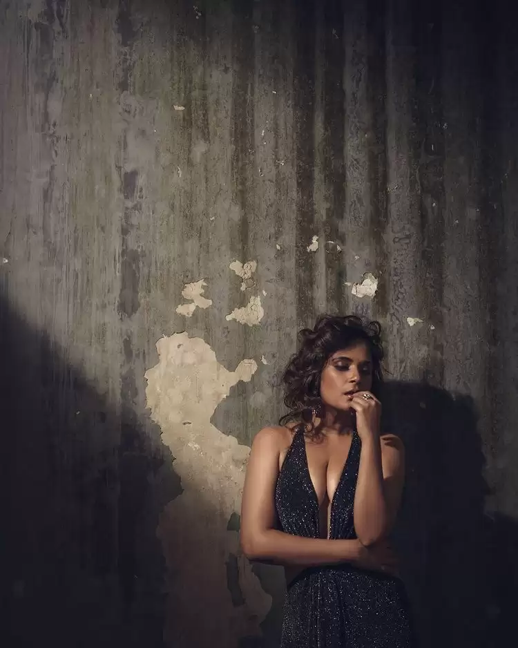 Richa Chadha Hot Pictures