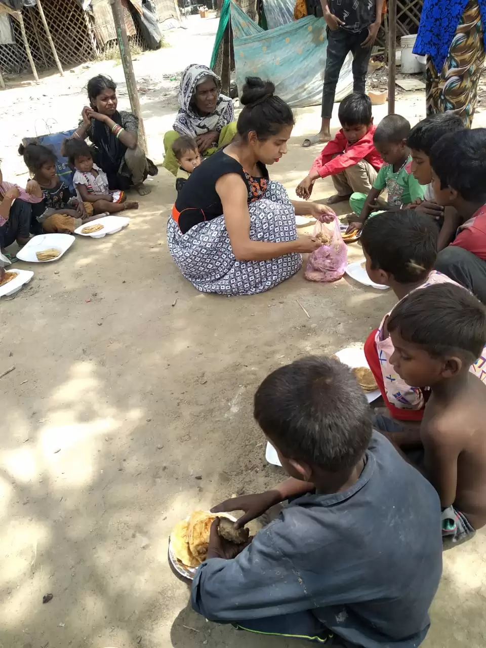 Meerut teacher contributing to empowering youth India since 3 years, Educates slum children