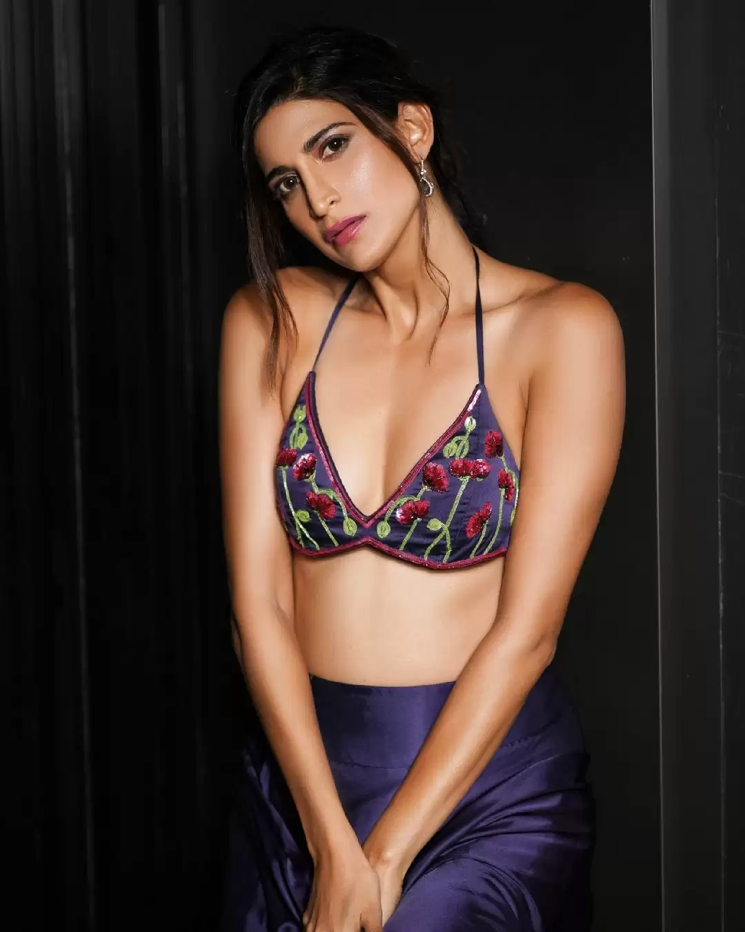 Aahana Kumra teases fans with captivating pictures