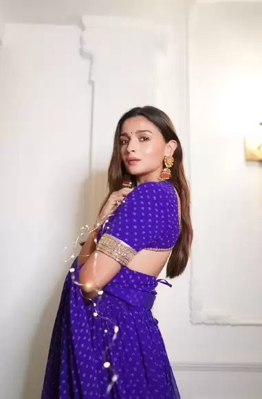 Checkout The Gorgeous Pictures of Alia Bhatt in Traditional Outfit