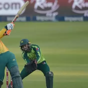 South Africa cruise to six-wicket victory over Pakistan