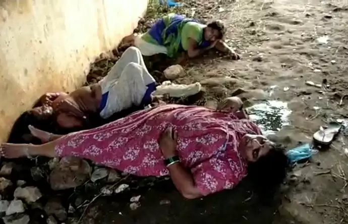 Visakhapatnam gas leaks: people scattered on the streets