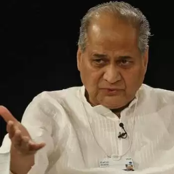 Rahul Bajaj moving away from Bajaj Auto’s driving seat after five decades