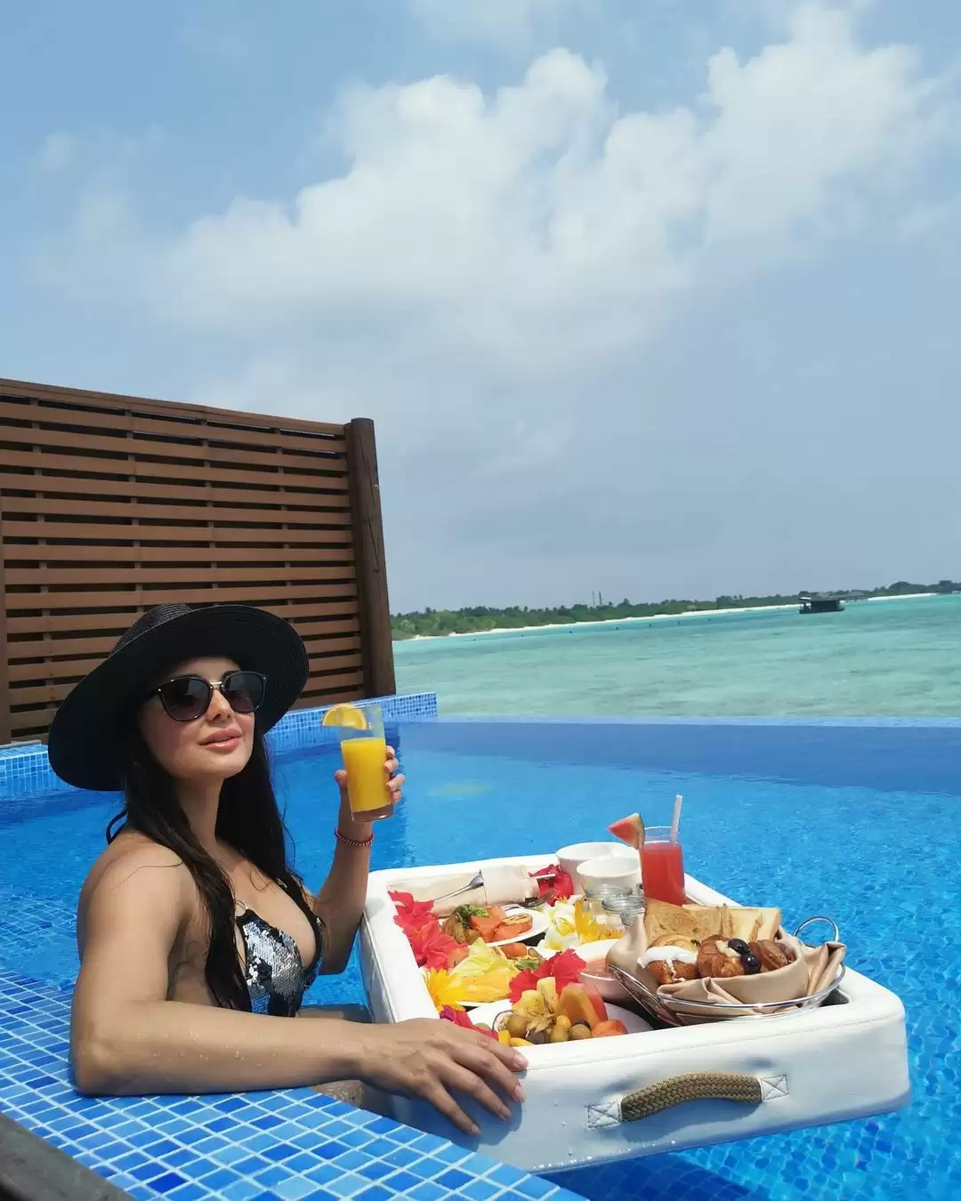 Minissha Lamba is teasing fans with these new beautiful vacation pictures