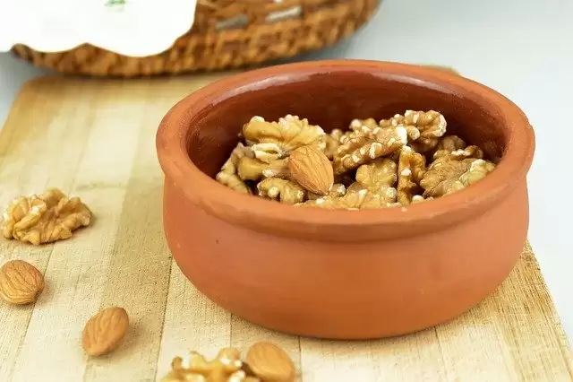 Eat these winter superfoods for health.