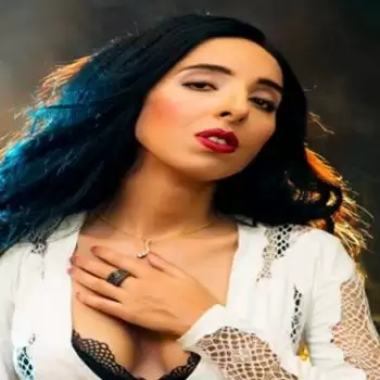 Arzutra Garielle only Indian Asian Female singer to entertain with 2 albums in a year