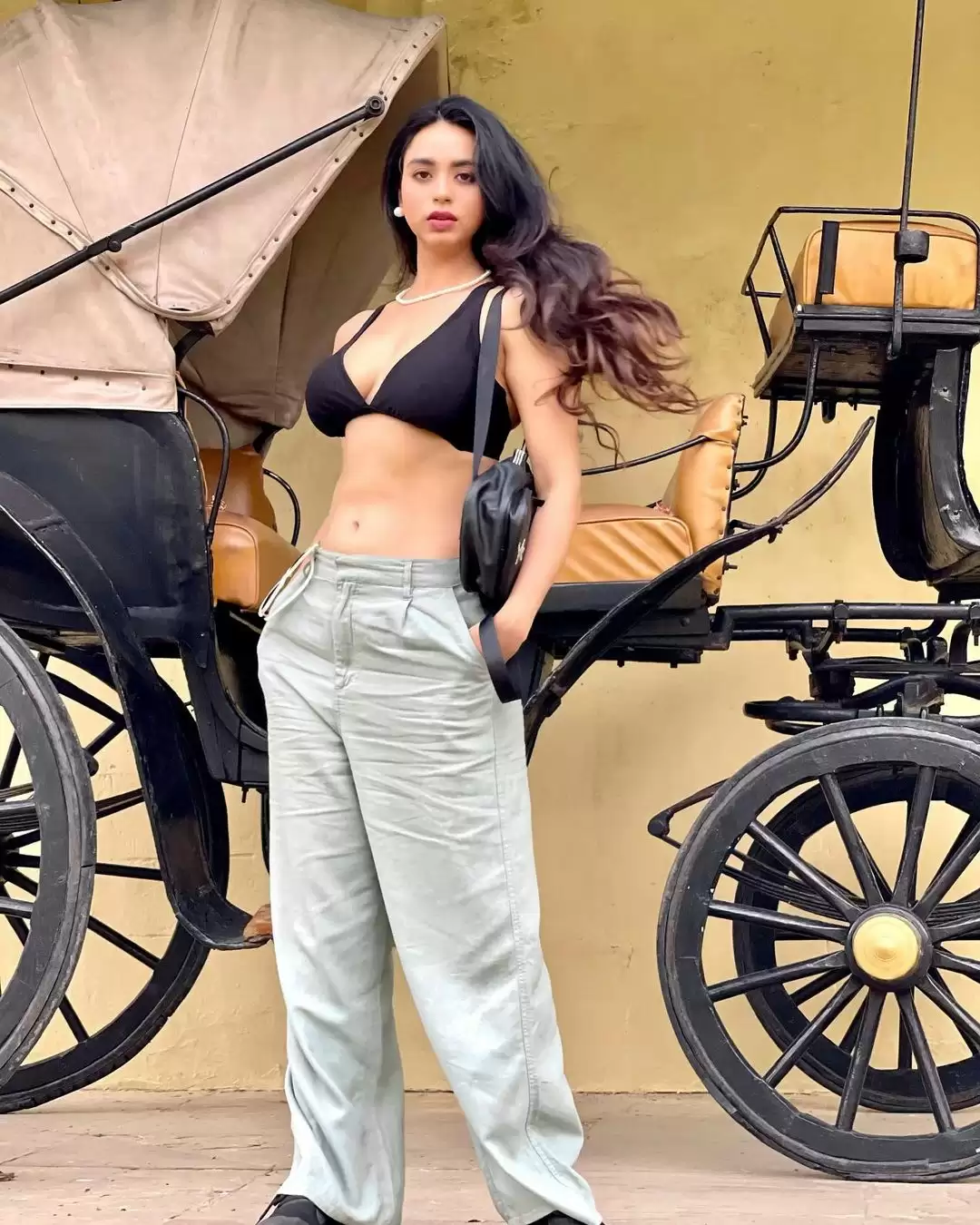 Glamorous pictures of Soundarya Sharma make heads turn