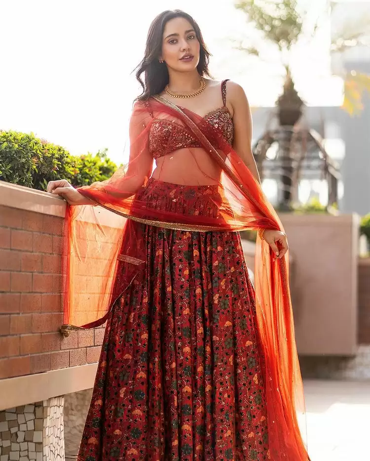 Neha Sharma Hot Pictures