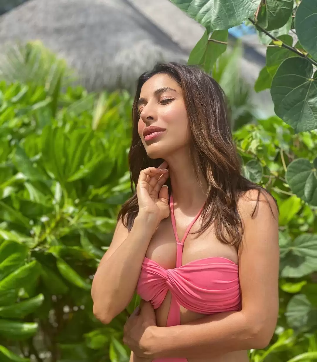 Sophie Choudry is teasing fans with her new captivating photoshoot