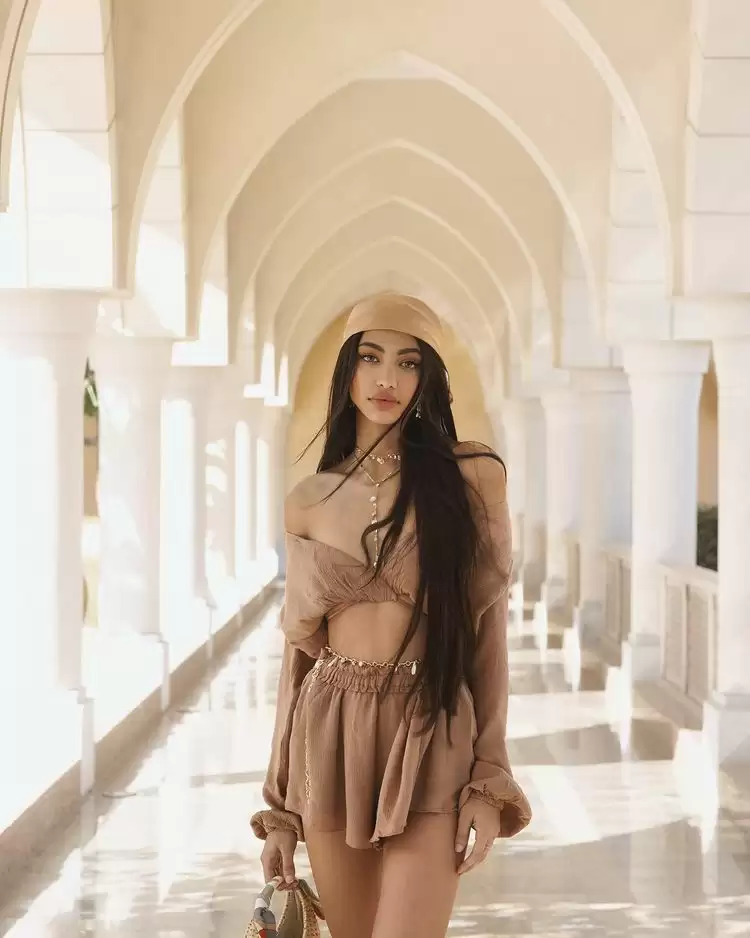 Alanna Panday Flaunts Her Hourglass Figure, Check Out Her Hottest Looks!