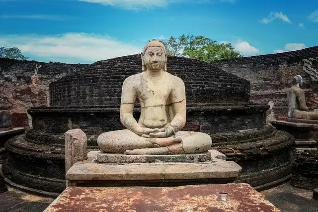 Sri Lanka is ready to welcome foreign tourists once more, but with strict covid-19 rules.