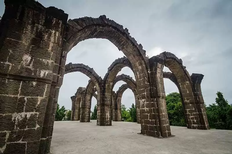 Know about the beautiful historical ruins of Bijapur