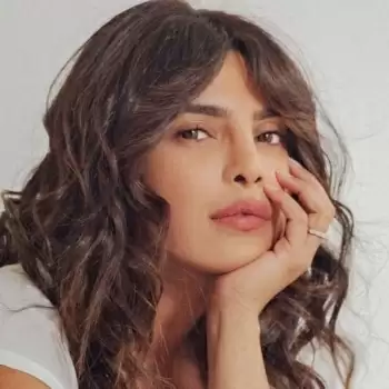 Priyanka Chopra Jonas becomes ‘Blue Jean Baby’ in this picture; check it out!!