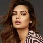 Esha Gupta turns up the glam with her captivating pictures