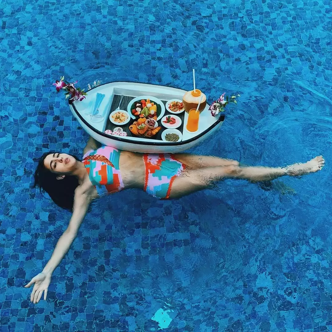 Sara Ali Khan raises temperatures with her alluring pictures.