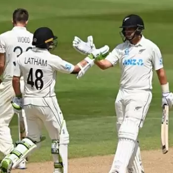 New Zealand clinch series in England after 22 years