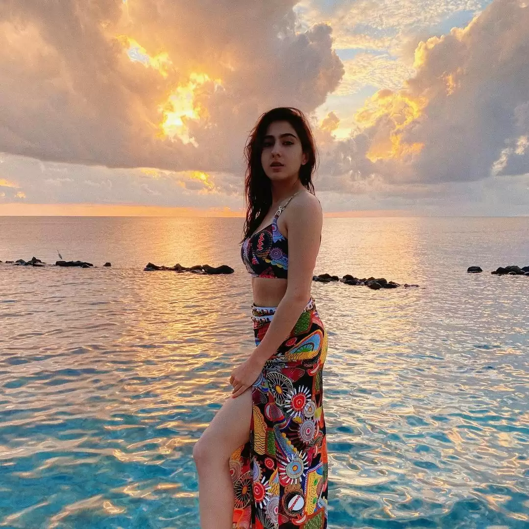 Sara Ali Khan Stunning pictures from her beach vacation