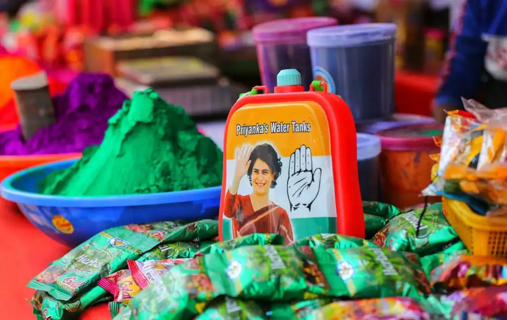 Holi Special 2022: Celebration Of Holi or Celebration of Victory, Demand of Modi Products are on Peak