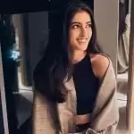 Amitabh Bachchan’s granddaughter Navya Naveli Nanda raises temperatures with her alluring pictures.