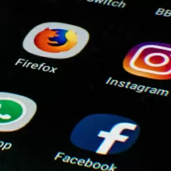 Court Seeks Centre’s Response Over Conflict with WhatsApp and Facebook