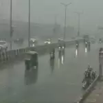 Delhi morning starts with light rainfall
