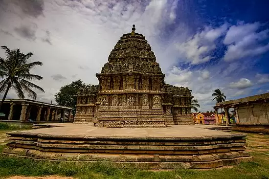 Hampi’s Attractive Temples, Must Visit