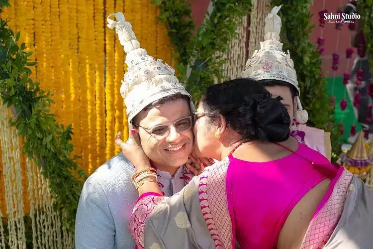 Telangana’s first gay wedding, Couple married in Hyderabad.