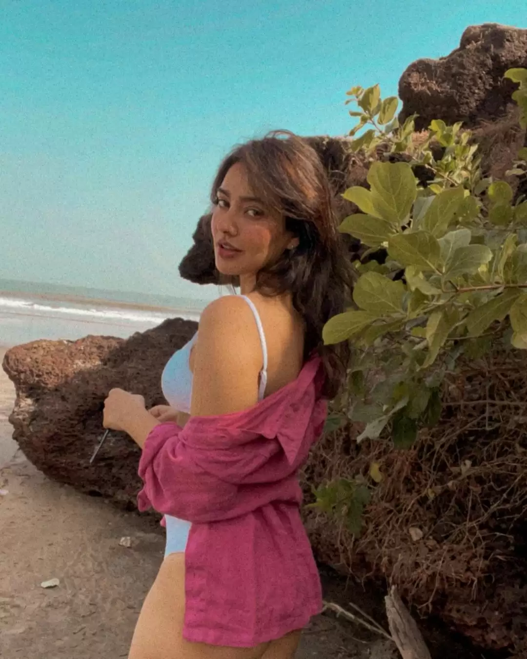 Neha Sharma’s Hot Bikini Photos Has Turns Up the Temperature, Take a Glaze