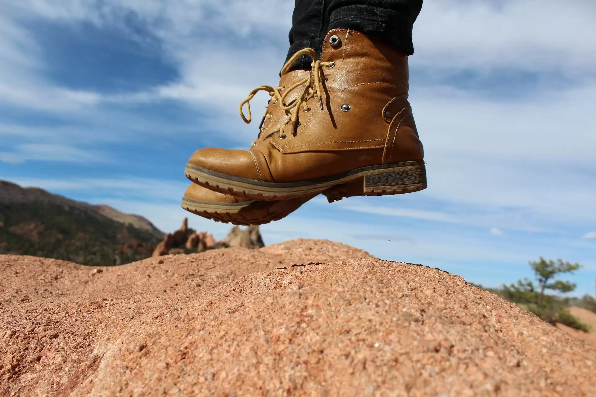 Essentials things for trekking junkies, It will help in your Uphills Trip.