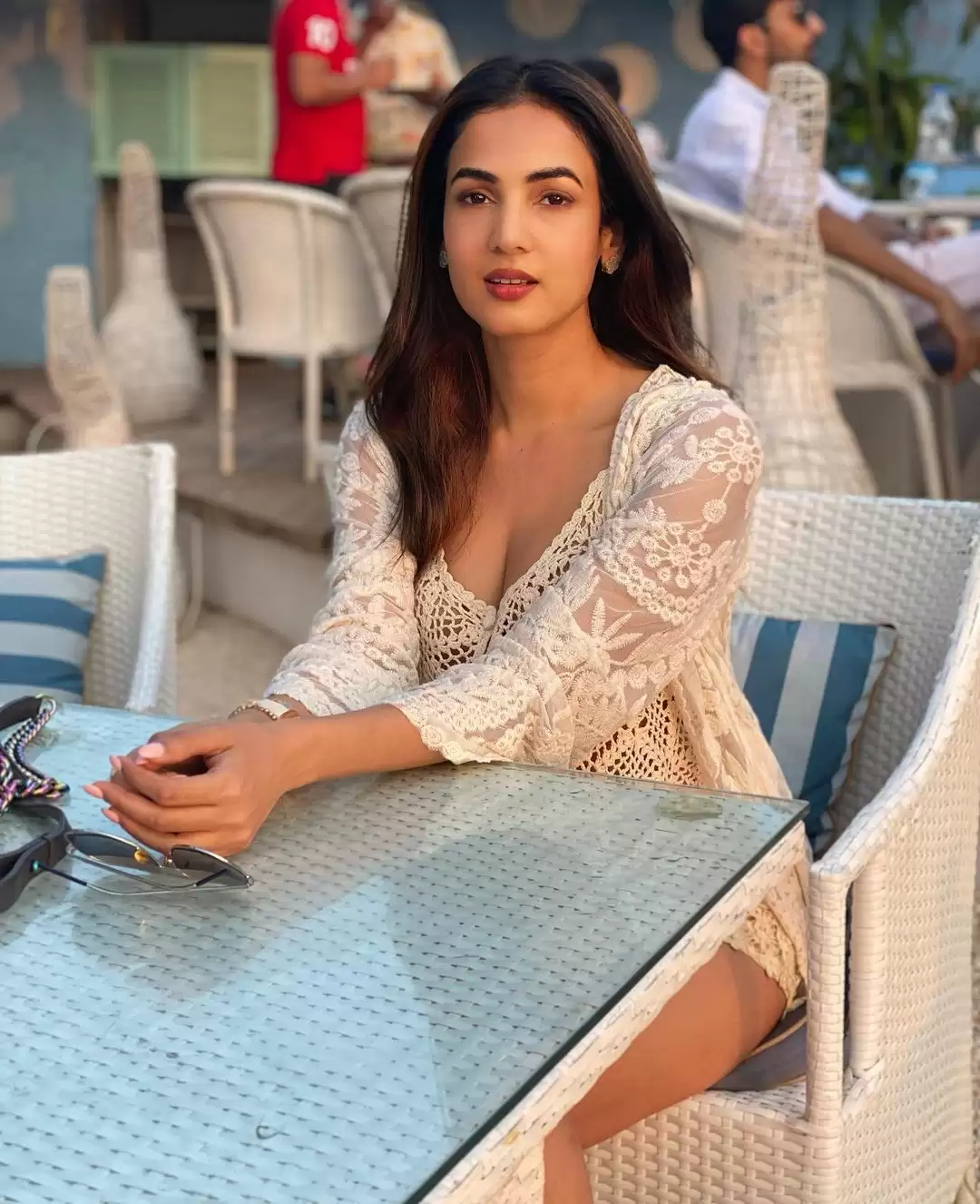 Jannat Actress Sonal Chauhan raising the temperature with her glamorous pictures