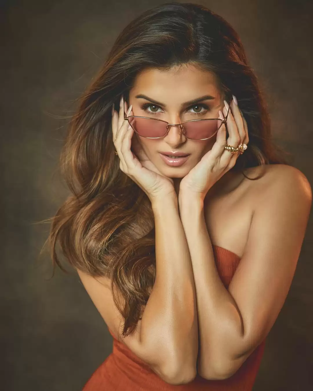 Tara Sutaria Flaunts Her Sexy Curves, See Diva’s Hottest Looks