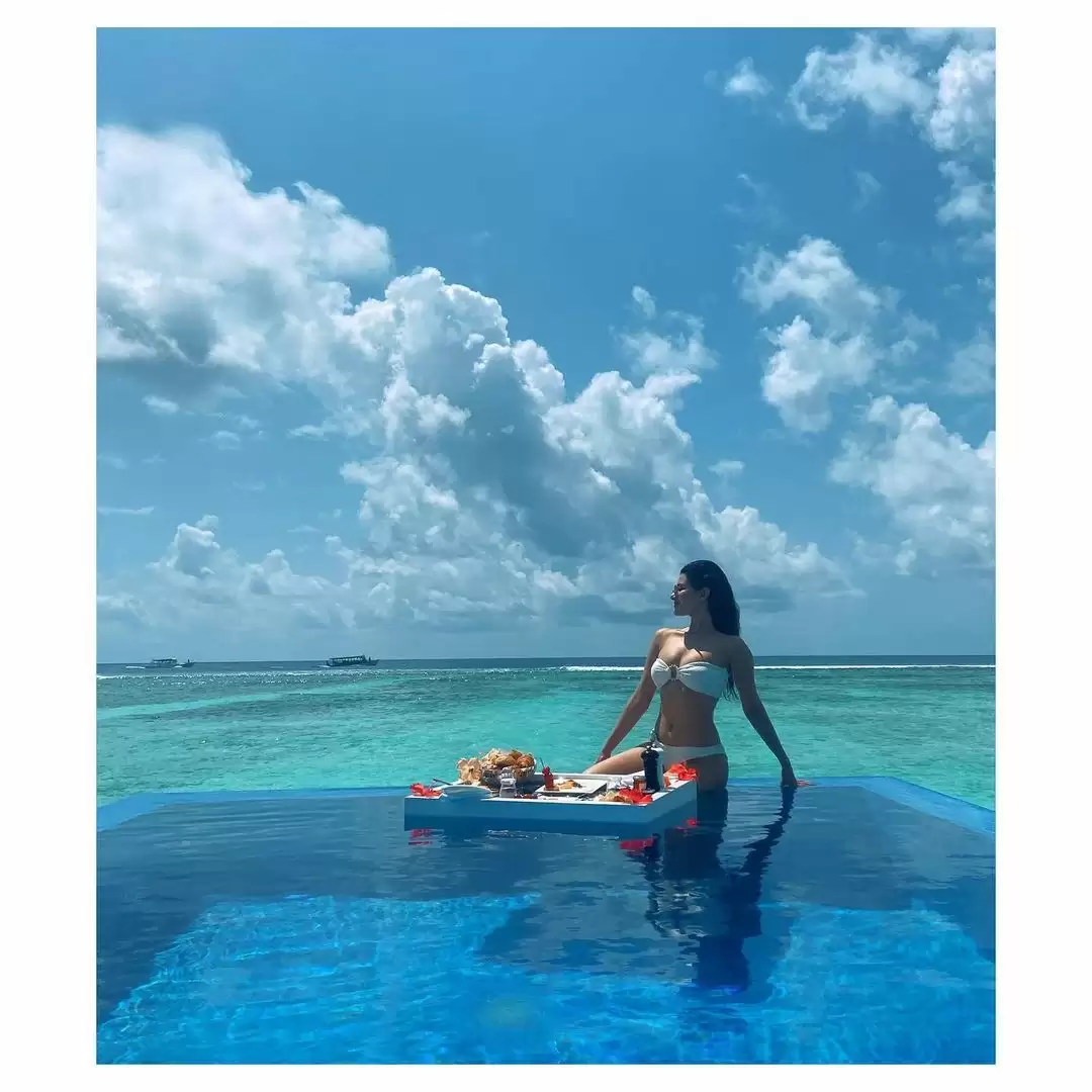 Amyra Dastur Is Creating New Waves On Social Media, Check Out Her Sexy Pictures