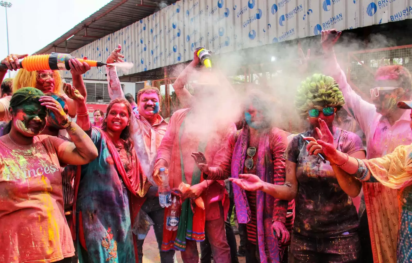 Vibrant Pictures OF Holi Celebration Across India, See Here!!