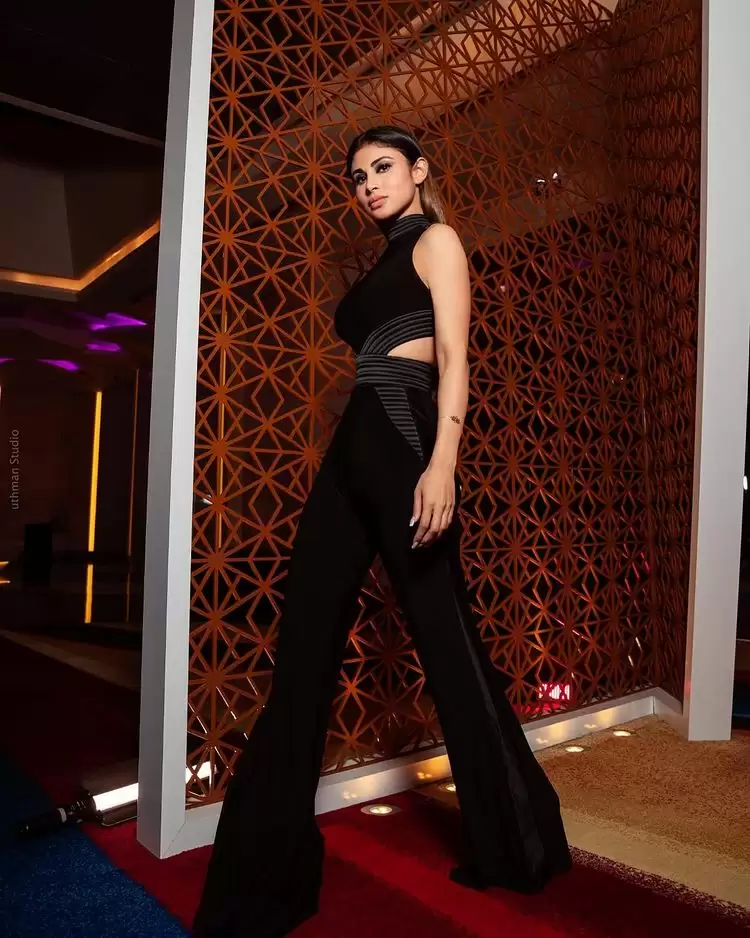 Mouni Roy Displays Svelte Figure, Check Out Her Sexy Pictures