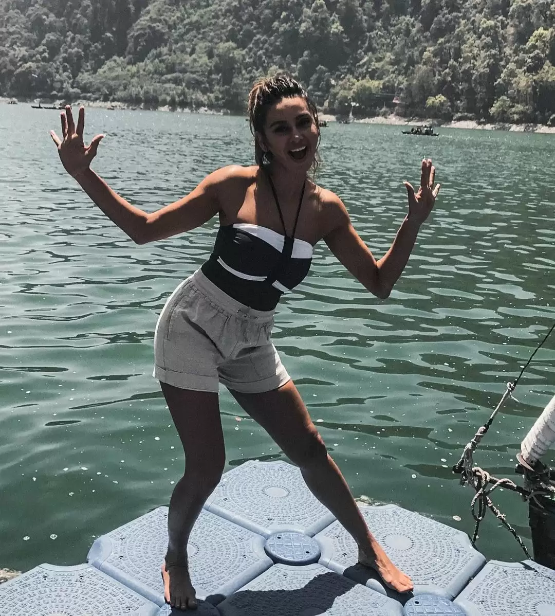 New holiday pictures of Farhan Akhtar and Shibani Dandekar will awaken your wanderlust!