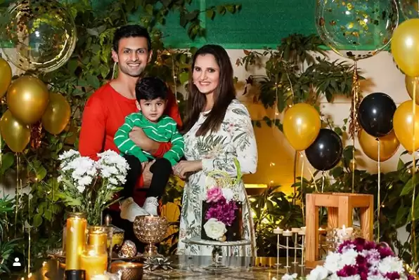 Captivating pictures of tennis star Sania Mirza with her family.