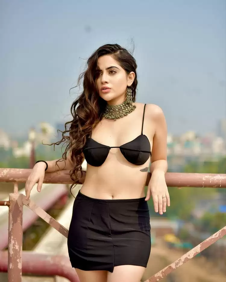 Urfi Javed Hot Pictures, You can’t give a miss!