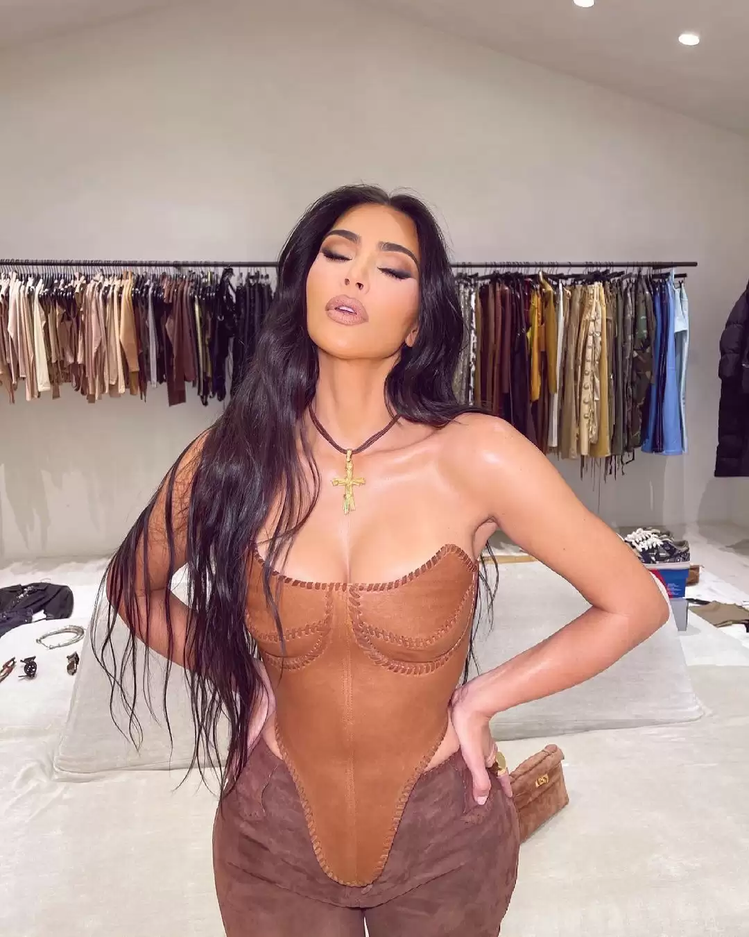 Kim Kardashian is giving major beach vibes with her new pool pictures