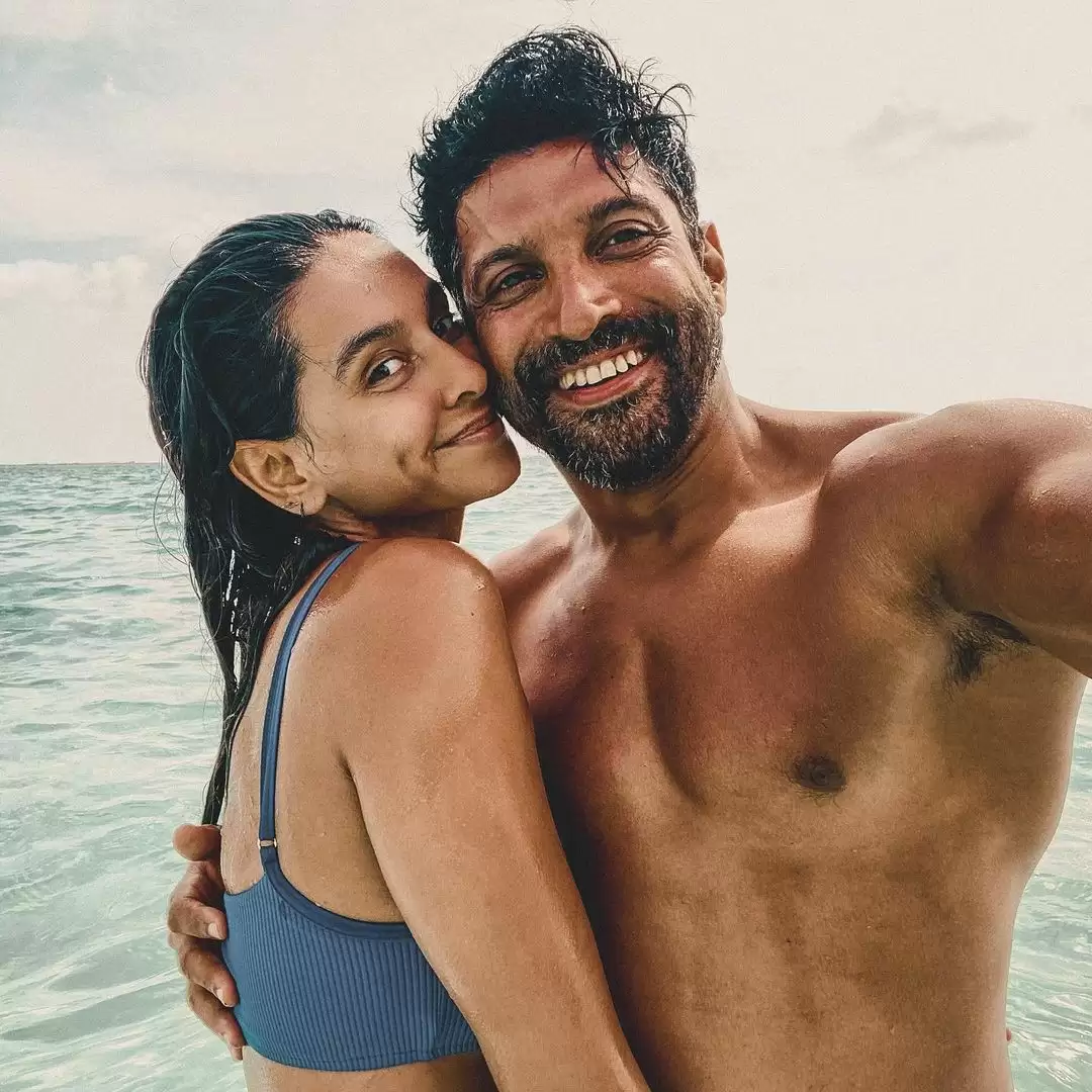New holiday pictures of Farhan Akhtar and Shibani Dandekar will awaken your wanderlust!