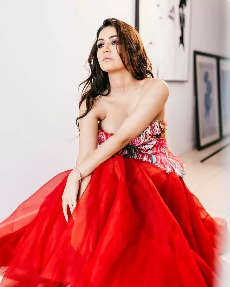 Amy Aela 