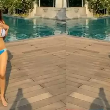 Kashmiri Shah’s glamorous style in blue bikini