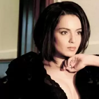 Kangana Ranaut trolled for not applying mask