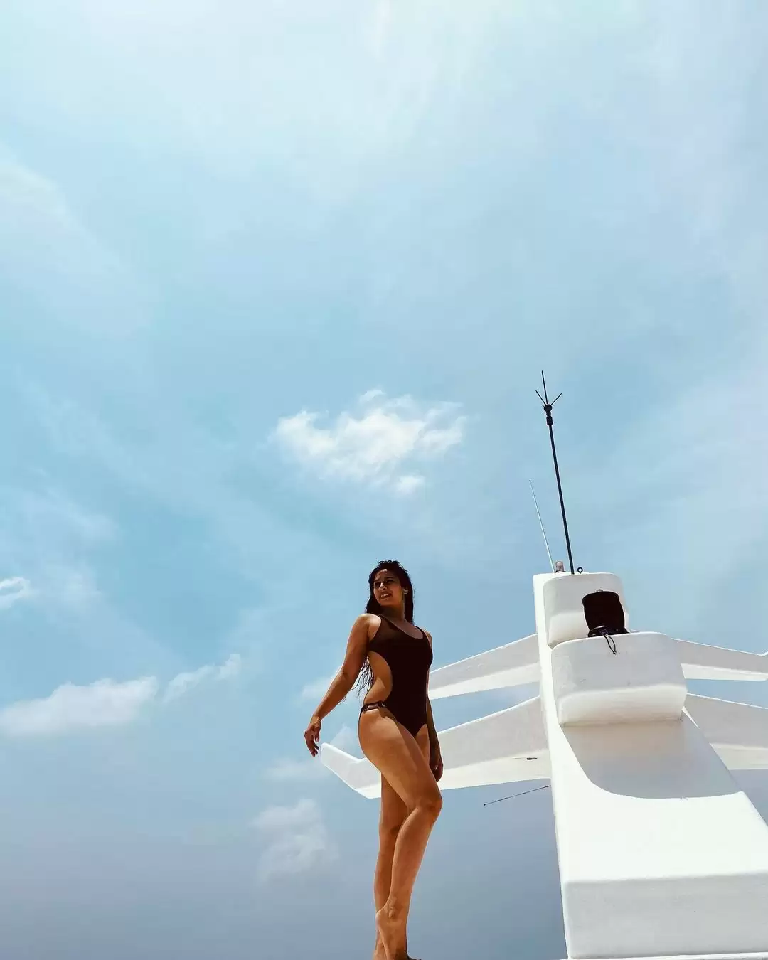 Kajol’s younger sister Tanishaa Mukerji’s bewitching pictures take the internet by storm.