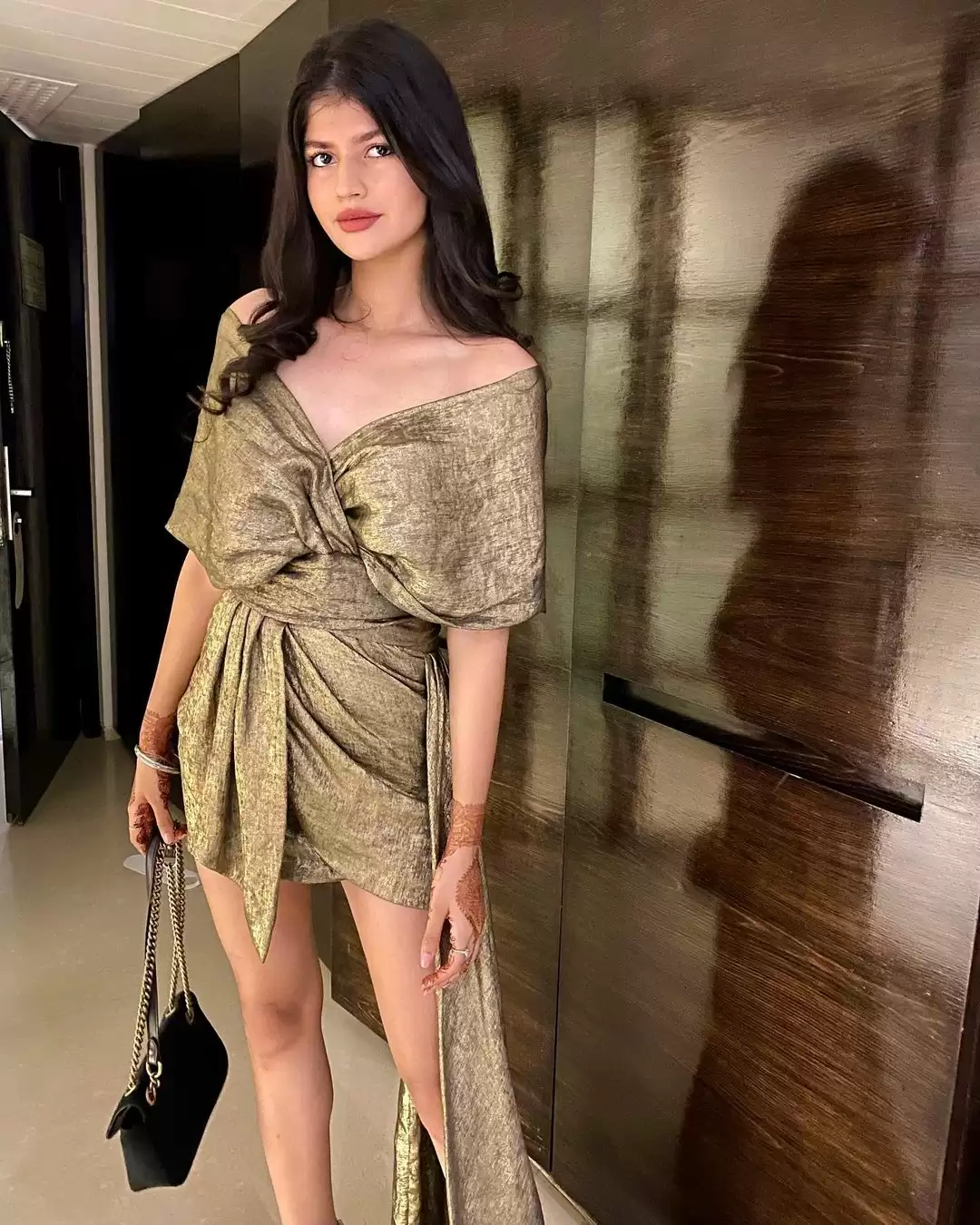 Varun Dhawan’s niece Anjini Dhawan takes the internet by storm with her stylish pictures.